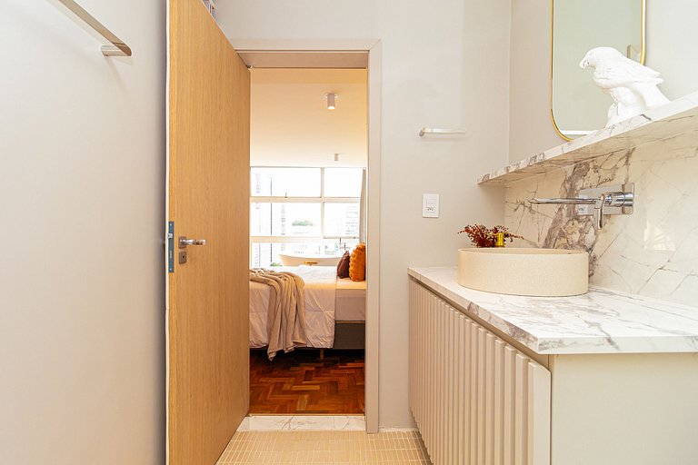Selva SampaSky: bathtub and view on the 24th floor