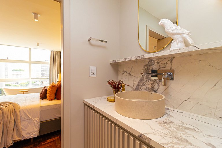 Selva SampaSky: bathtub and view on the 24th floor