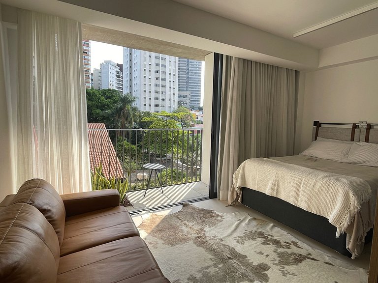 Studio IdeaZarvos: balcony with view | ac | design