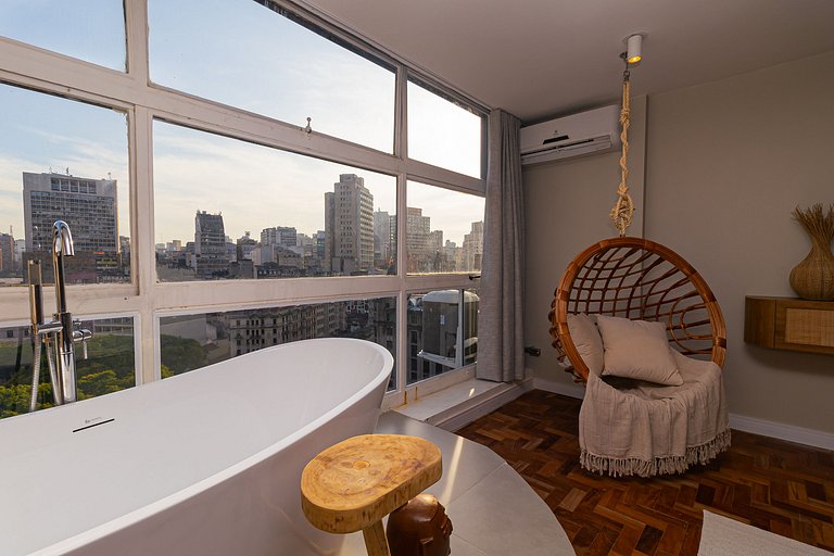 Bathtub with a view | 17th floor | Mirante do Vale