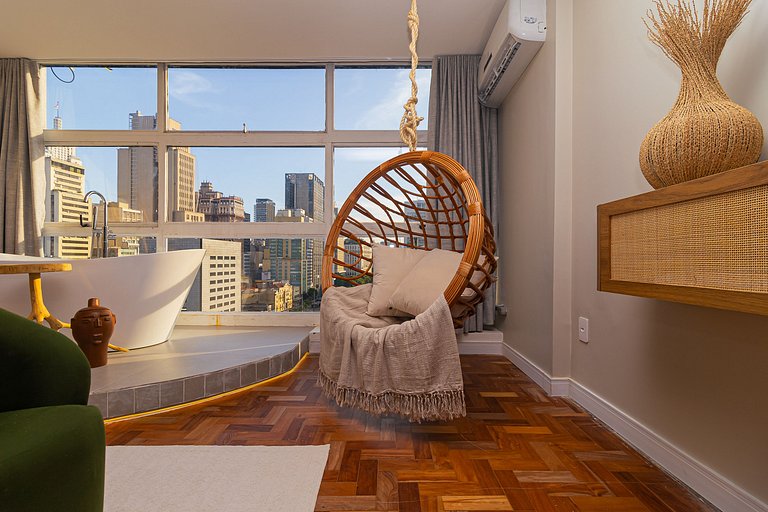 Bathtub with a view | 17th floor | Mirante do Vale