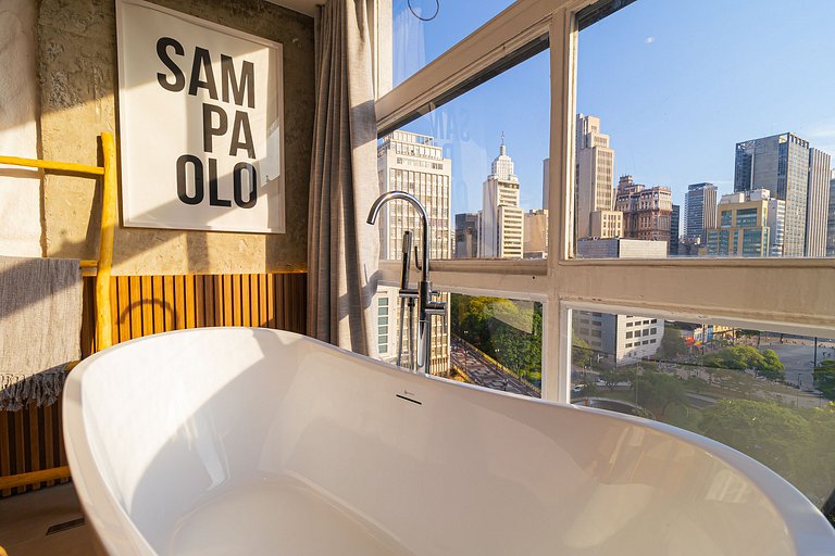Bathtub with a view | 17th floor | Mirante do Vale