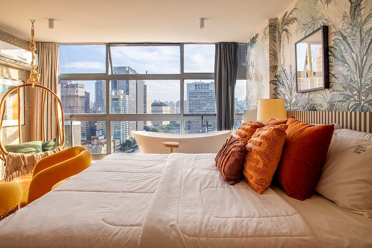 Selva SampaSky: bathtub and view on the 24th floor