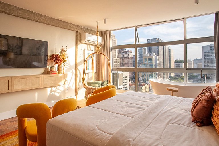 Selva SampaSky: bathtub and view on the 24th floor