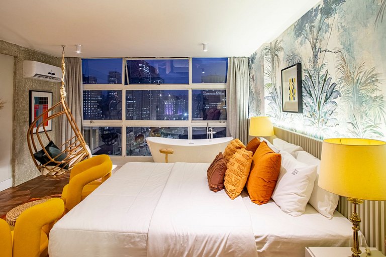 Selva SampaSky: bathtub and view on the 24th floor