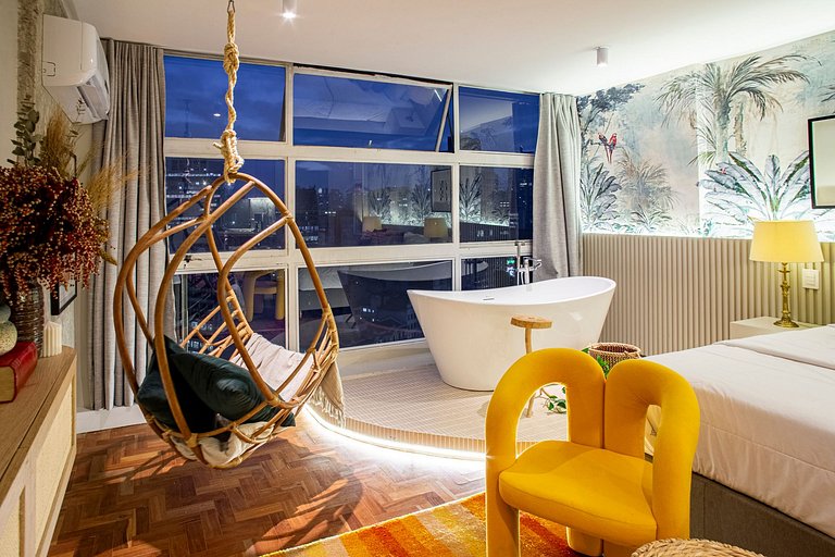 Selva SampaSky: bathtub and view on the 24th floor
