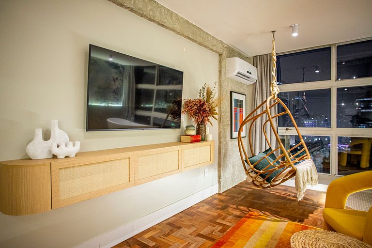 Selva SampaSky: bathtub and view on the 24th floor