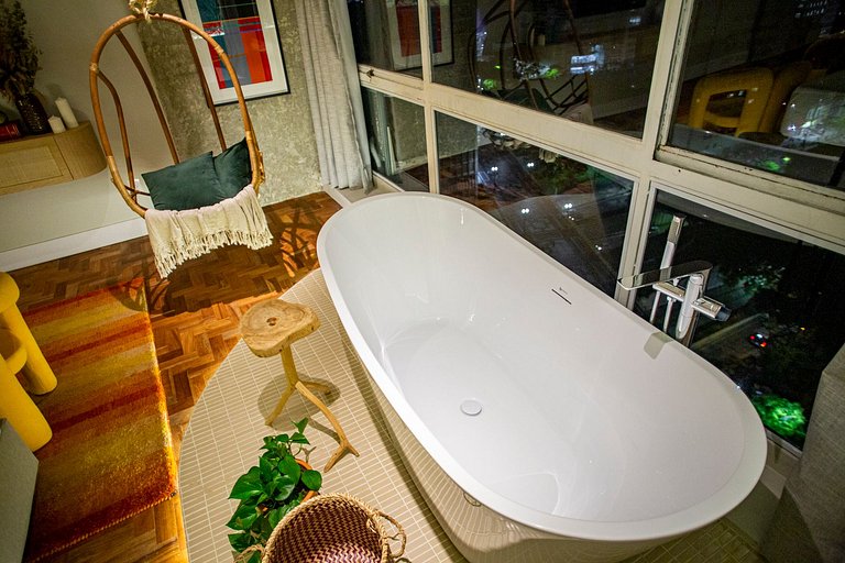 Selva SampaSky: bathtub and view on the 24th floor