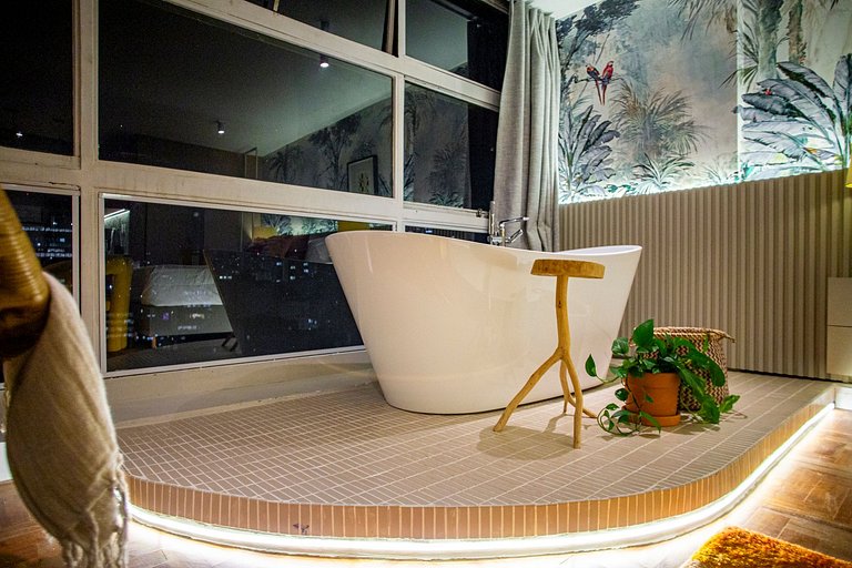 Selva SampaSky: bathtub and view on the 24th floor