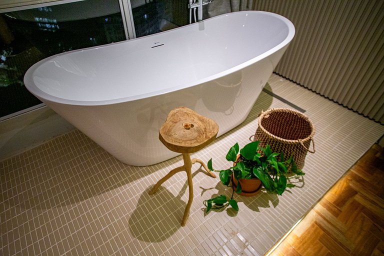 Selva SampaSky: bathtub and view on the 24th floor