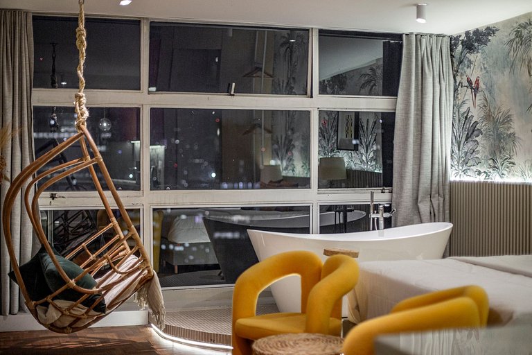 Selva SampaSky: bathtub and view on the 24th floor