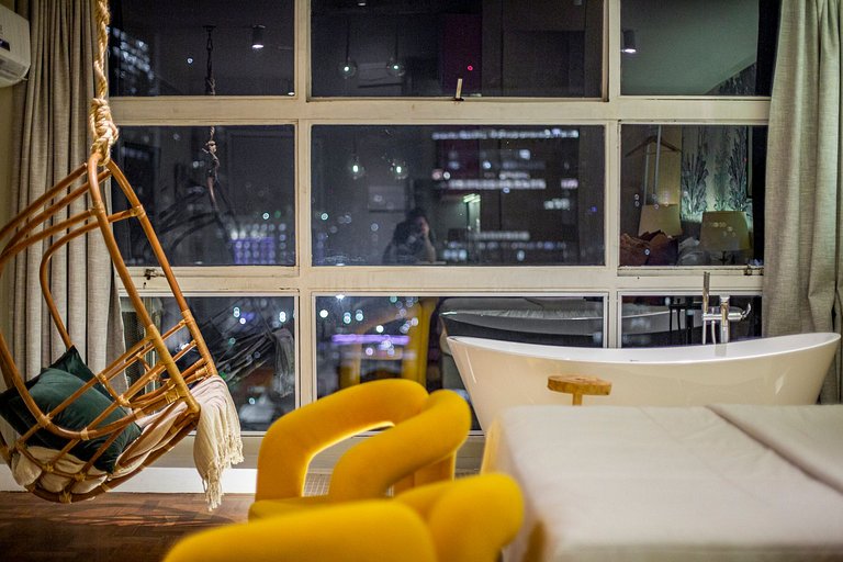 Selva SampaSky: bathtub and view on the 24th floor