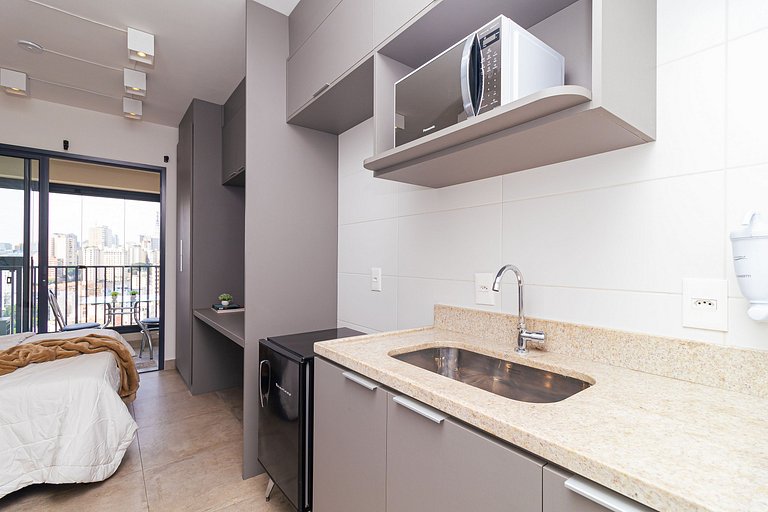 Next AV. Paulista and Sirio Libanes | balcony | AC