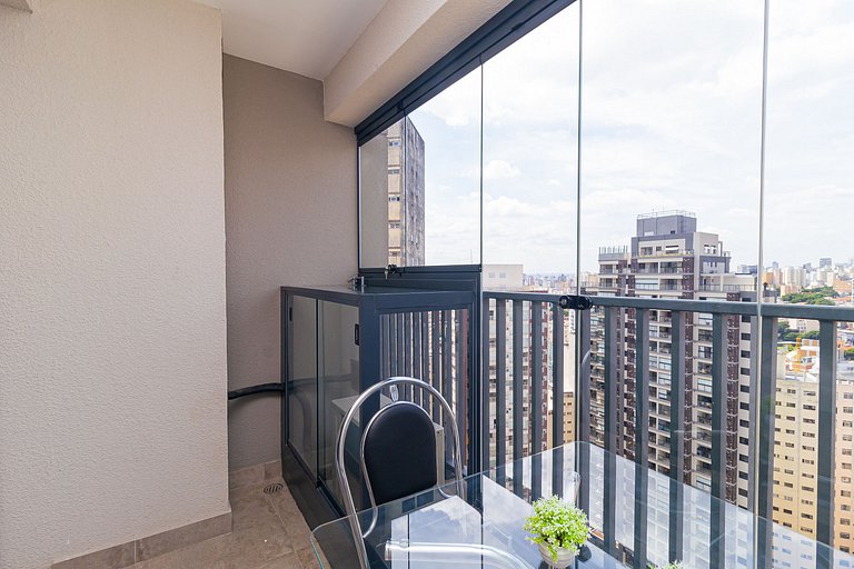 Next AV. Paulista and Sirio Libanes | balcony | AC