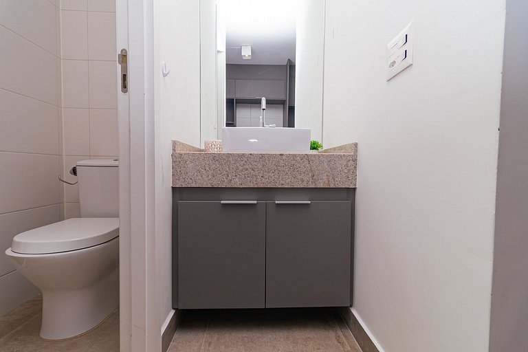 Next AV. Paulista and Sirio Libanes | balcony | AC