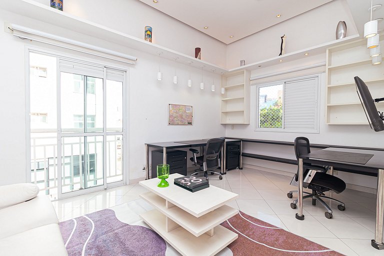 Apartamento 2 quartos em Pinheiros com garagem e AC
