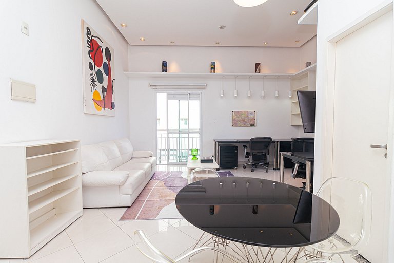 Apartamento 2 quartos em Pinheiros com garagem e AC