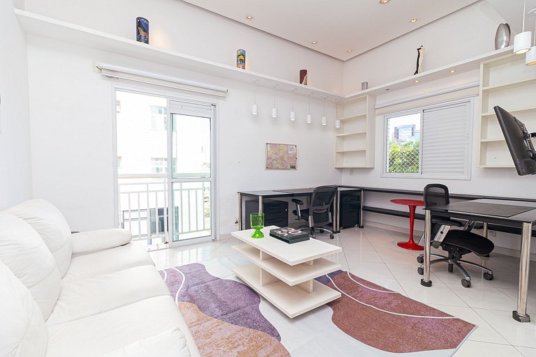 Apartamento 2 quartos em Pinheiros com garagem e AC