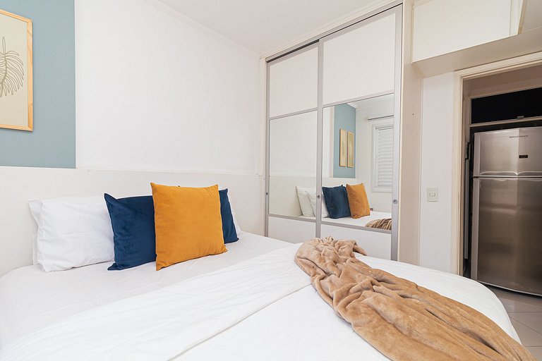 Apartamento 2 quartos em Pinheiros com garagem e AC