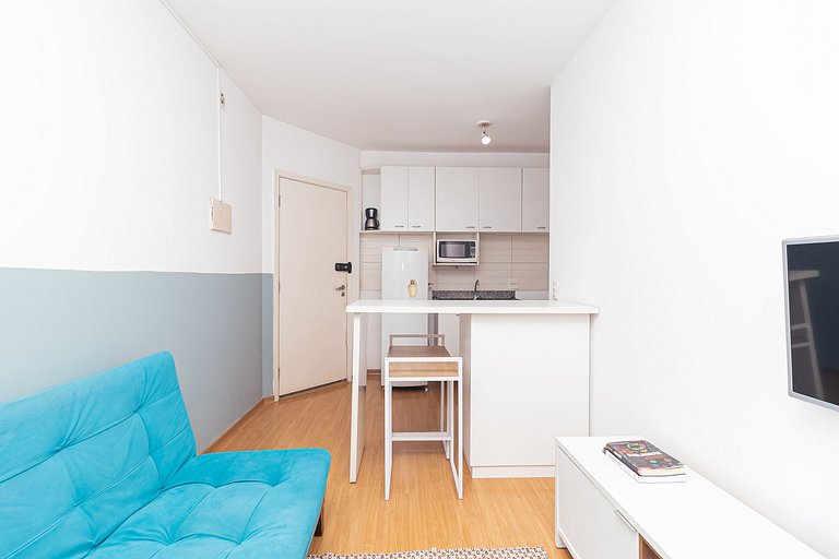 Apartamento na Benedito Calixto com garagem e AC