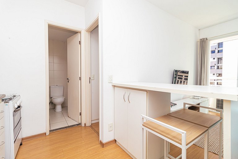 Apartamento na Benedito Calixto com garagem e AC
