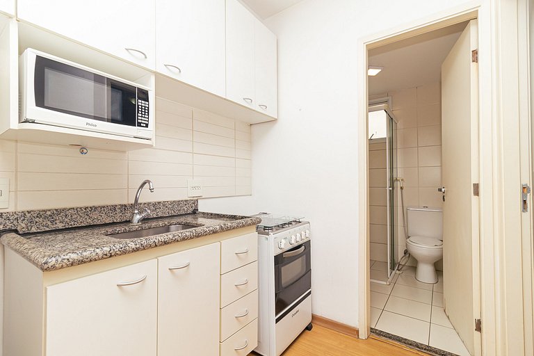 Apartamento na Benedito Calixto com garagem e AC