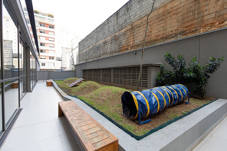 Ap com 2 suítes e garagem no miolo dos Jardins