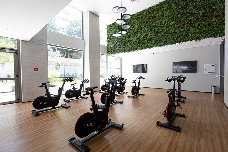 Ap com 2 suítes e garagem no miolo dos Jardins