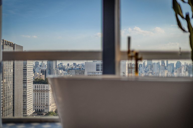 Mirante Arcos: View with bathtub from the 37th
