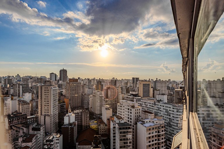 Mirante Arcos: banheira e vista no 37º andar