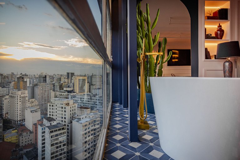 Mirante Arcos: banheira e vista no 37º andar