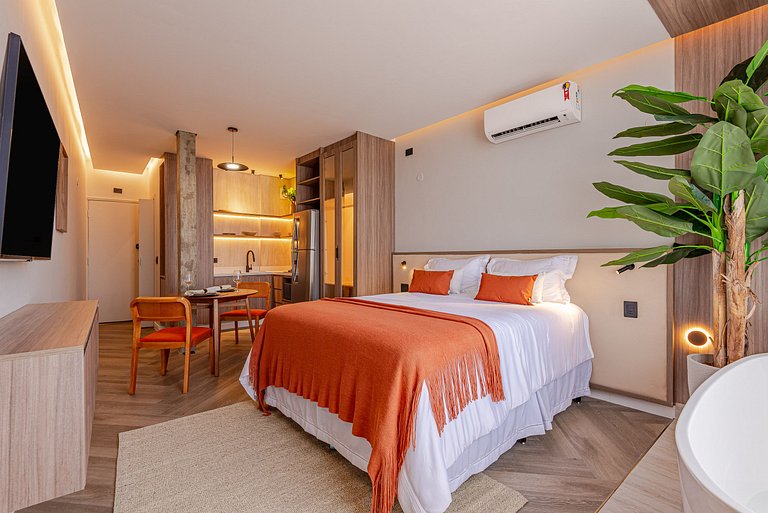 Oasis Copan: bath with a view and history!