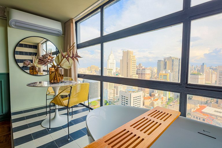 Swan SampaSky: View with bathtub from the 37th