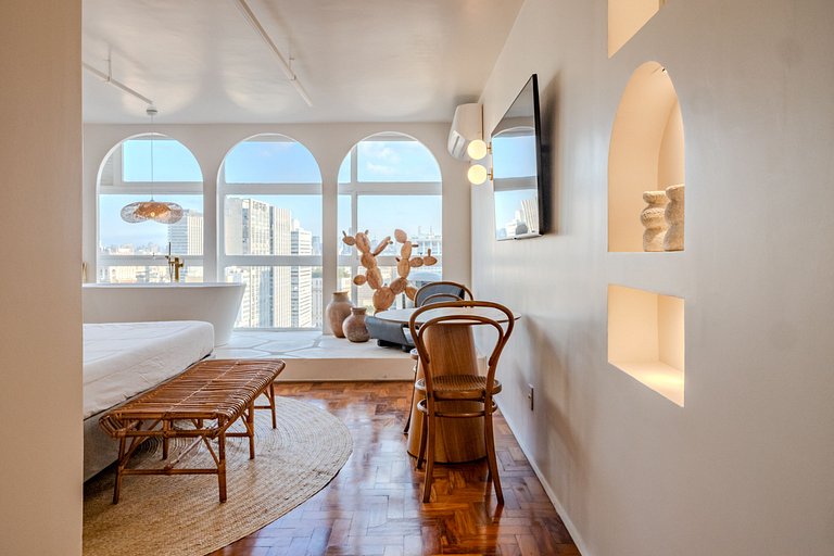 Estudio Estilo Playa con Bañera y Vista | Centro SP