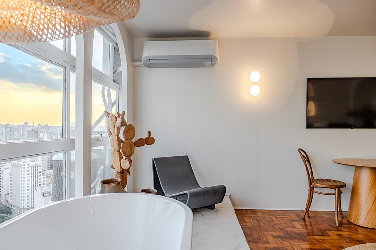 Estudio Estilo Playa con Bañera y Vista | Centro SP