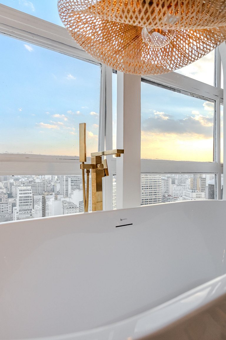 Estudio Estilo Playa con Bañera y Vista | Centro SP