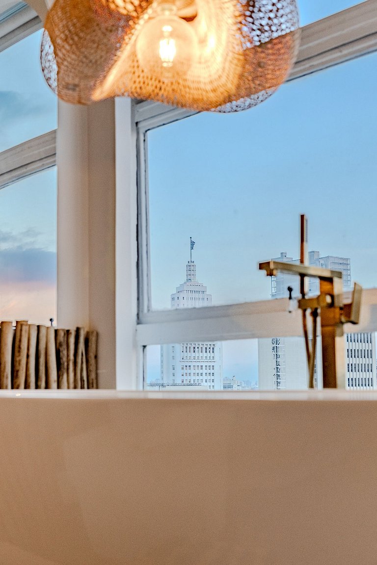 Estudio Estilo Playa con Bañera y Vista | Centro SP