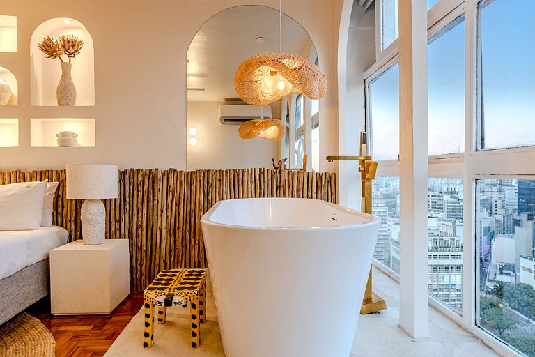 Estudio Estilo Playa con Bañera y Vista | Centro SP