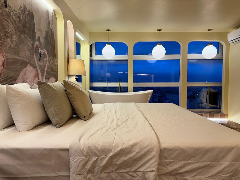Flamingo Sampa Spa: view and bathtub