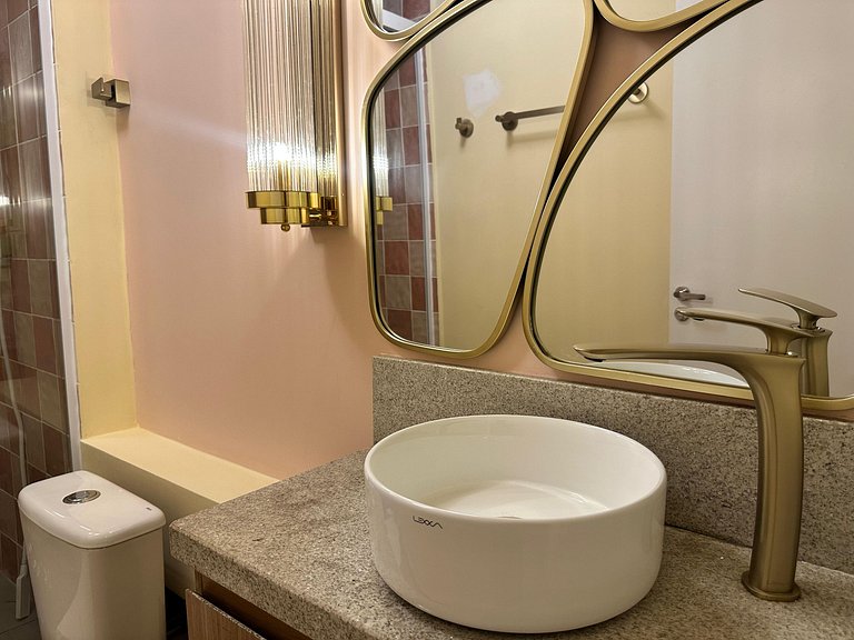 Flamingo Sampa Spa: view and bathtub