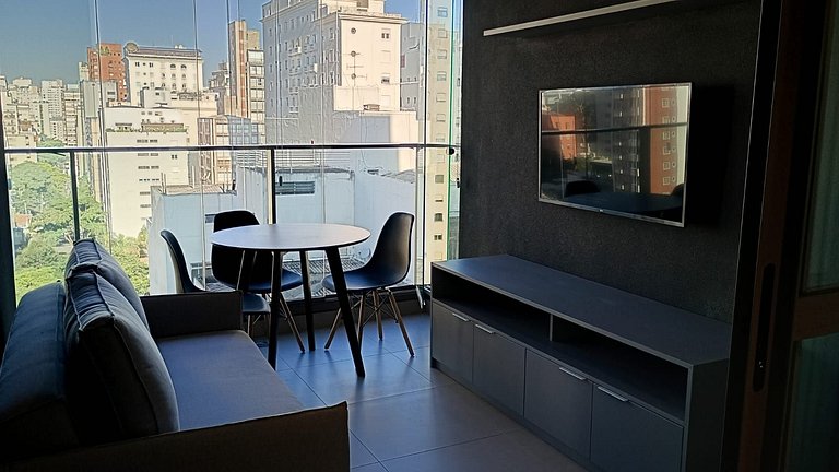 Ap com 2 suítes e garagem no miolo dos Jardins