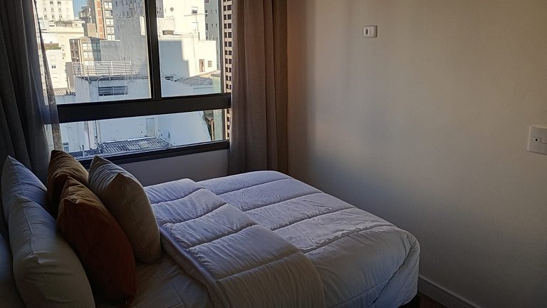 Ap com 2 suítes e garagem no miolo dos Jardins