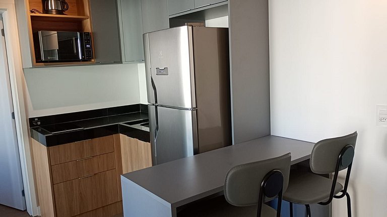 Ap com 2 suítes e garagem no miolo dos Jardins