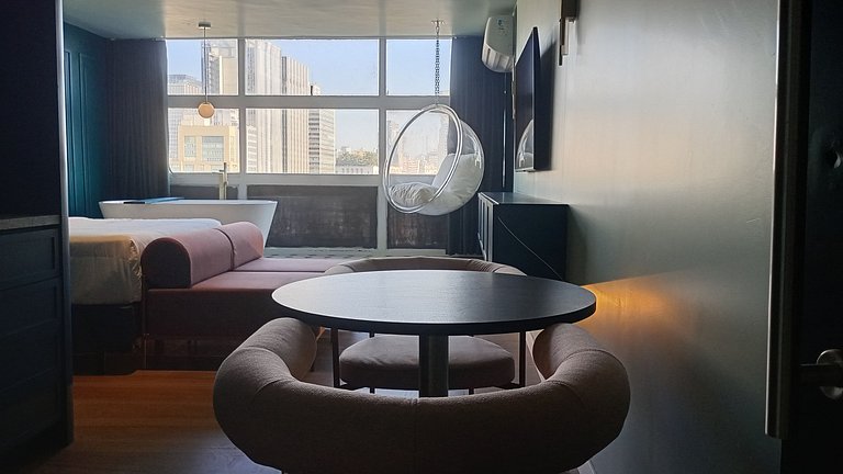 Soaking Tub & 23rd Floor View Mirante do Vale