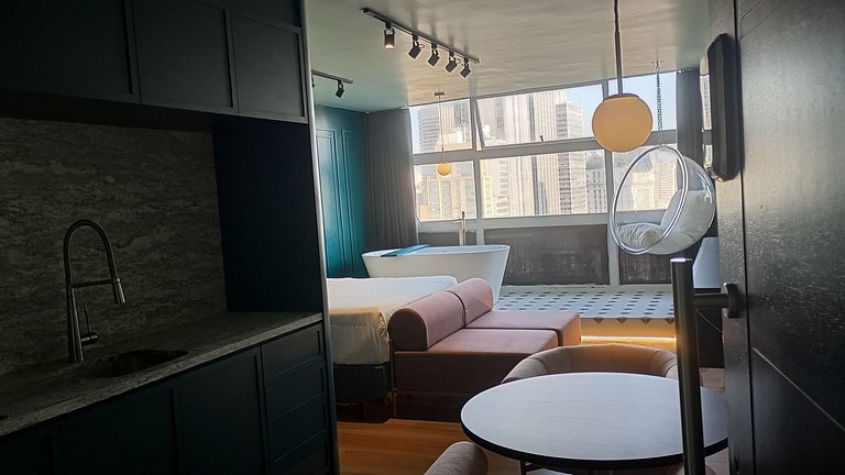 Soaking Tub & 23rd Floor View Mirante do Vale