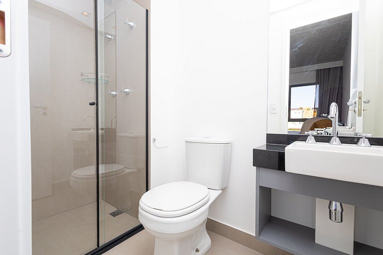 2 En-suites + Parking in Prime Jardins