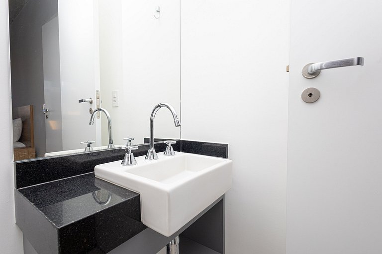 2 En-suites + Parking in Prime Jardins