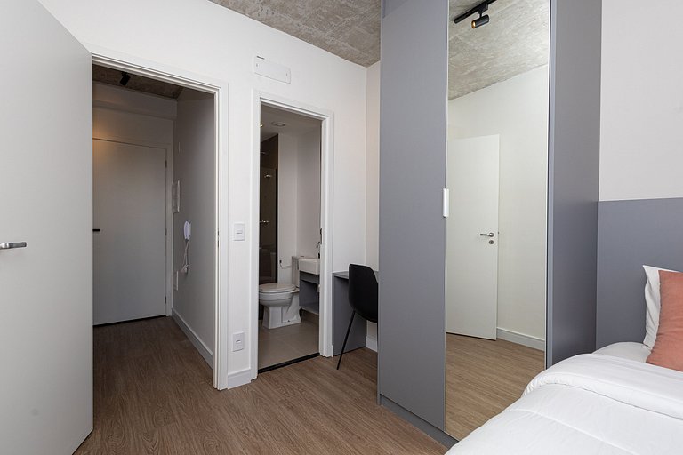 2 En-suites + Parking in Prime Jardins