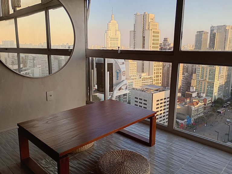Japandi SampaSpa: banheira e vista no 37° andar