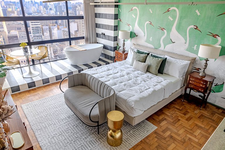 Swan SampaSky: View with bathtub from the 37th